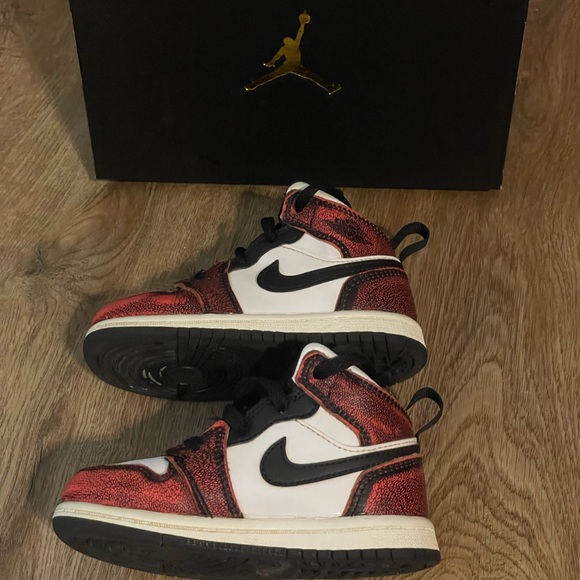 Nike Air Jordan 1 Mid Black / Infared / White Size 7C - Picture 3 of 7